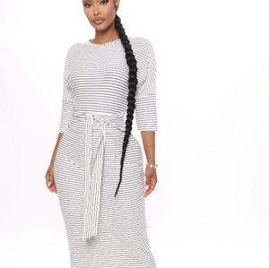 Fashion Nova - Midi Dress